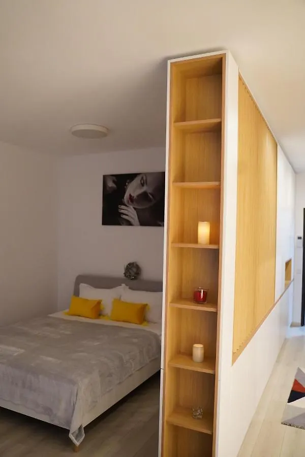 Gio Home Bucarest 0*,  Romania